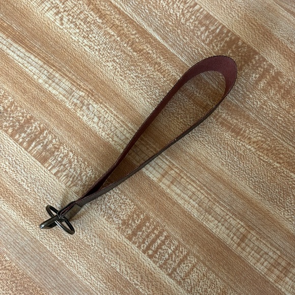 LV Keychain & Keyring - Picture 4 of 4